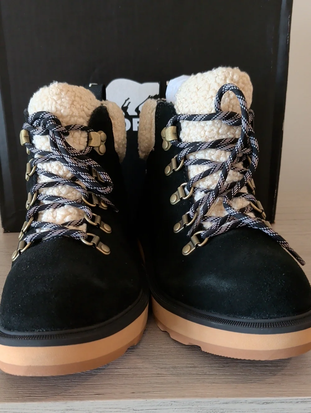 SOREL NIB 6.5 Cozy Hiker Black